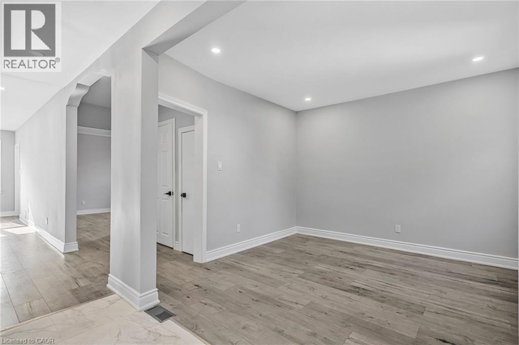 146 CRAIGROYSTON Road - Image 15