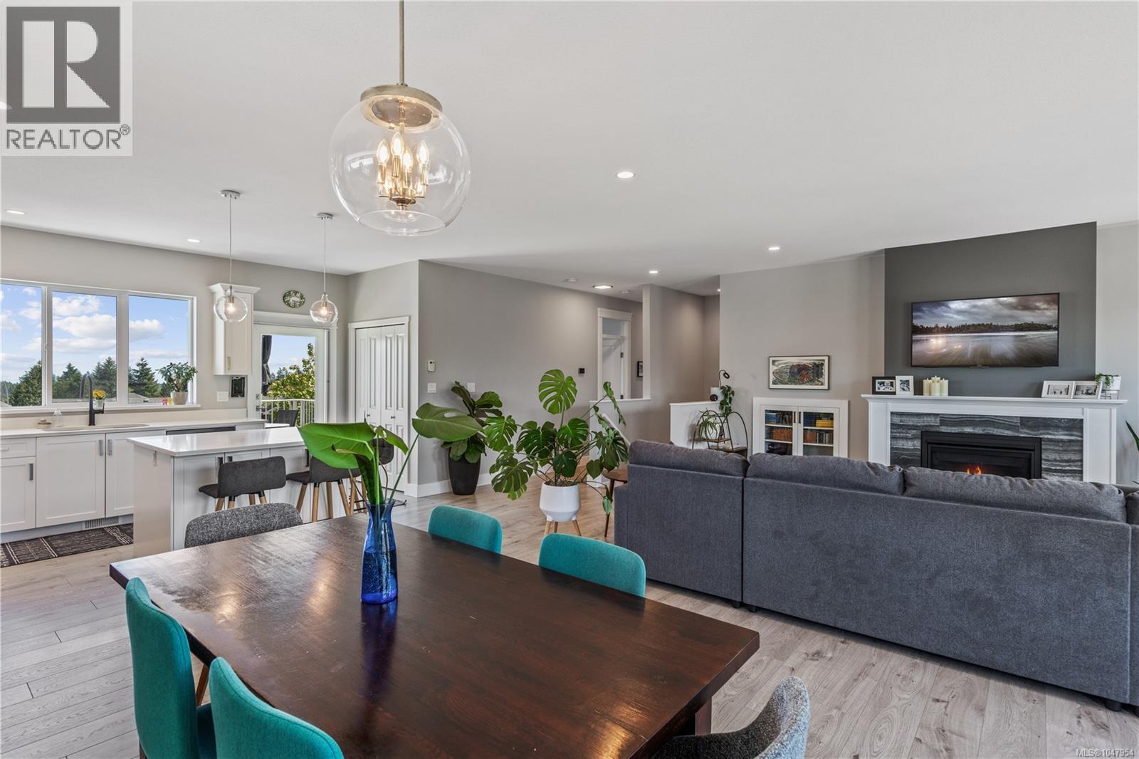 2494 Kentmere Ave - 4