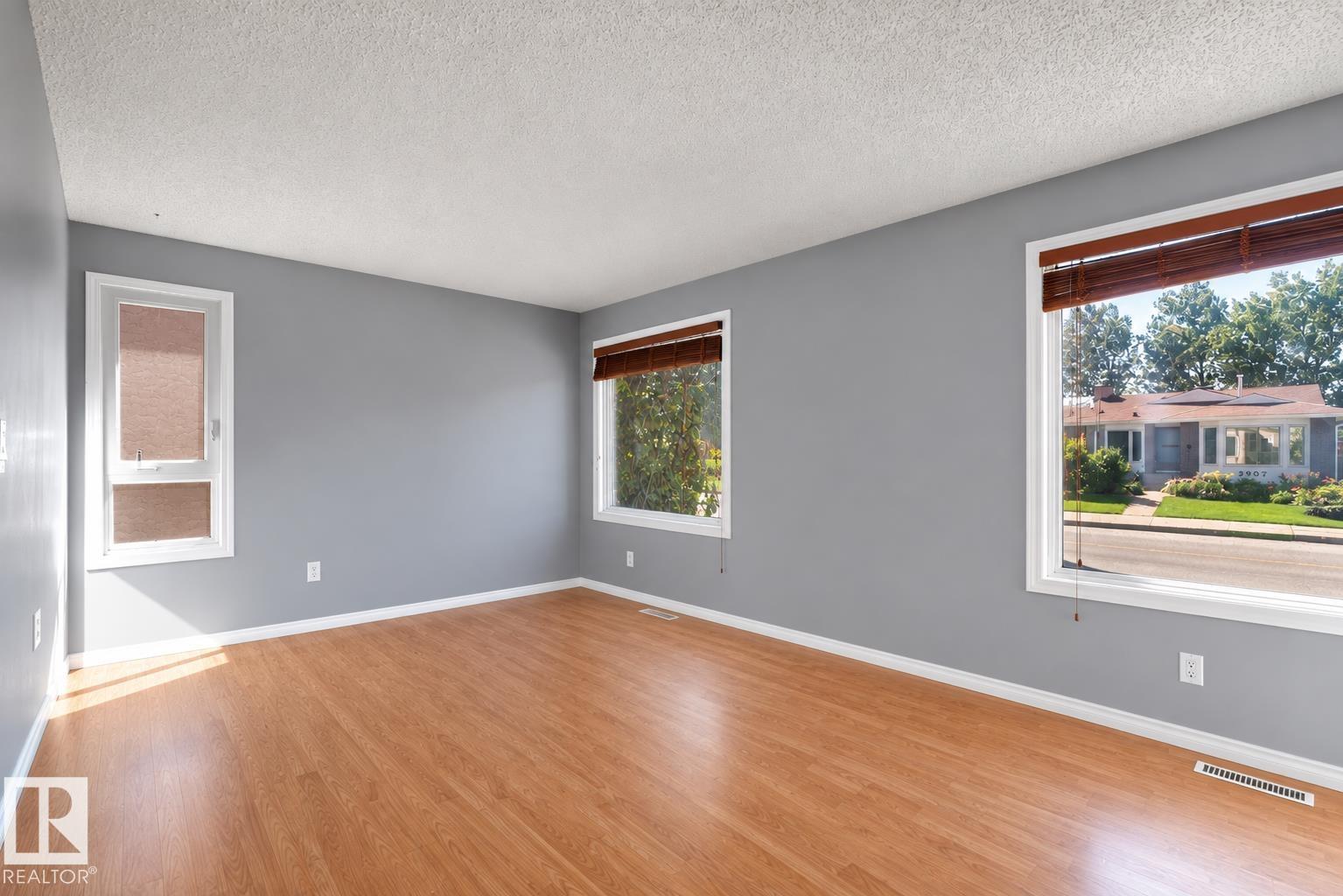 3908 41 AV NW, Kiniski Gardens, Edmonton photo 5