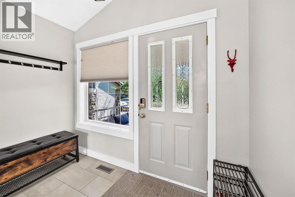 13 Cresthaven Way SW, Crestmont, Calgary photo 3