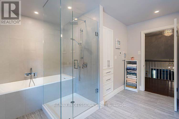 7 TREELINE COURT - 28