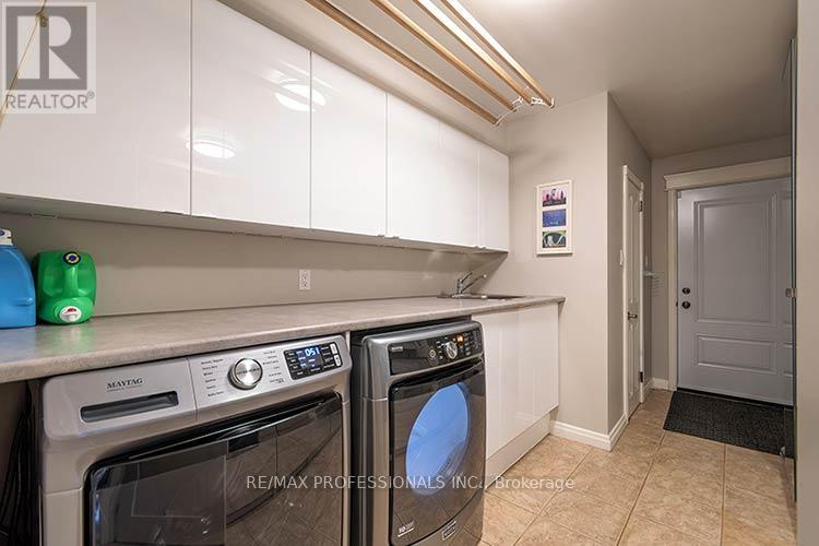 7 TREELINE COURT - 35
