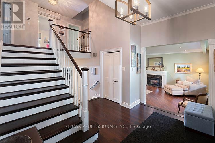 7 TREELINE COURT - 7