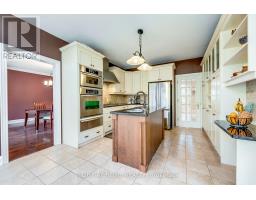 2175 Oneida Court, Mississauga, ON L5C4G5 Photo 13