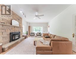 2175 Oneida Court, Mississauga, ON L5C4G5 Photo 9