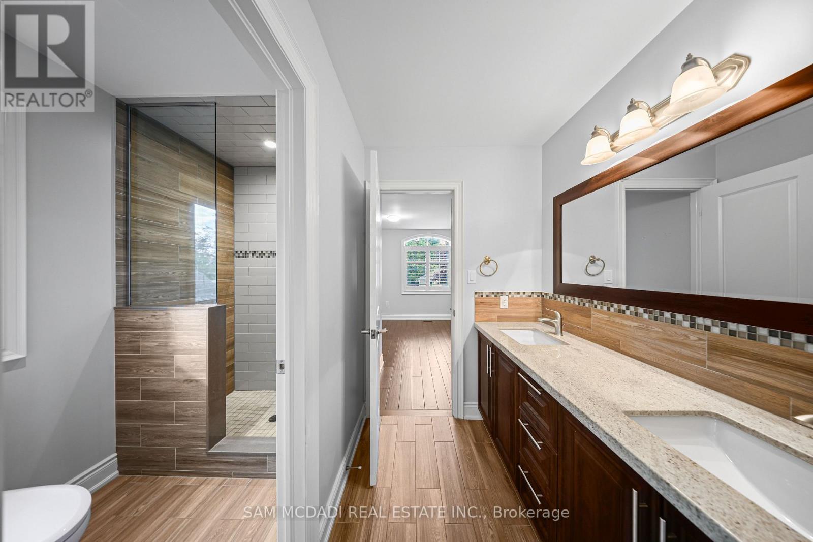 1238 STRATHY AVENUE - 33