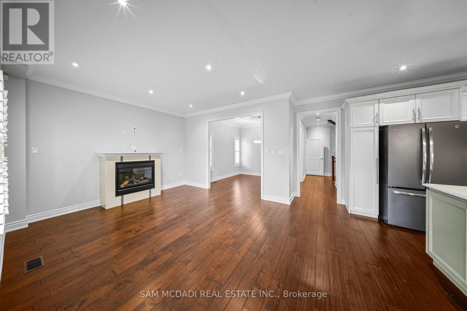 1238 STRATHY AVENUE - 9
