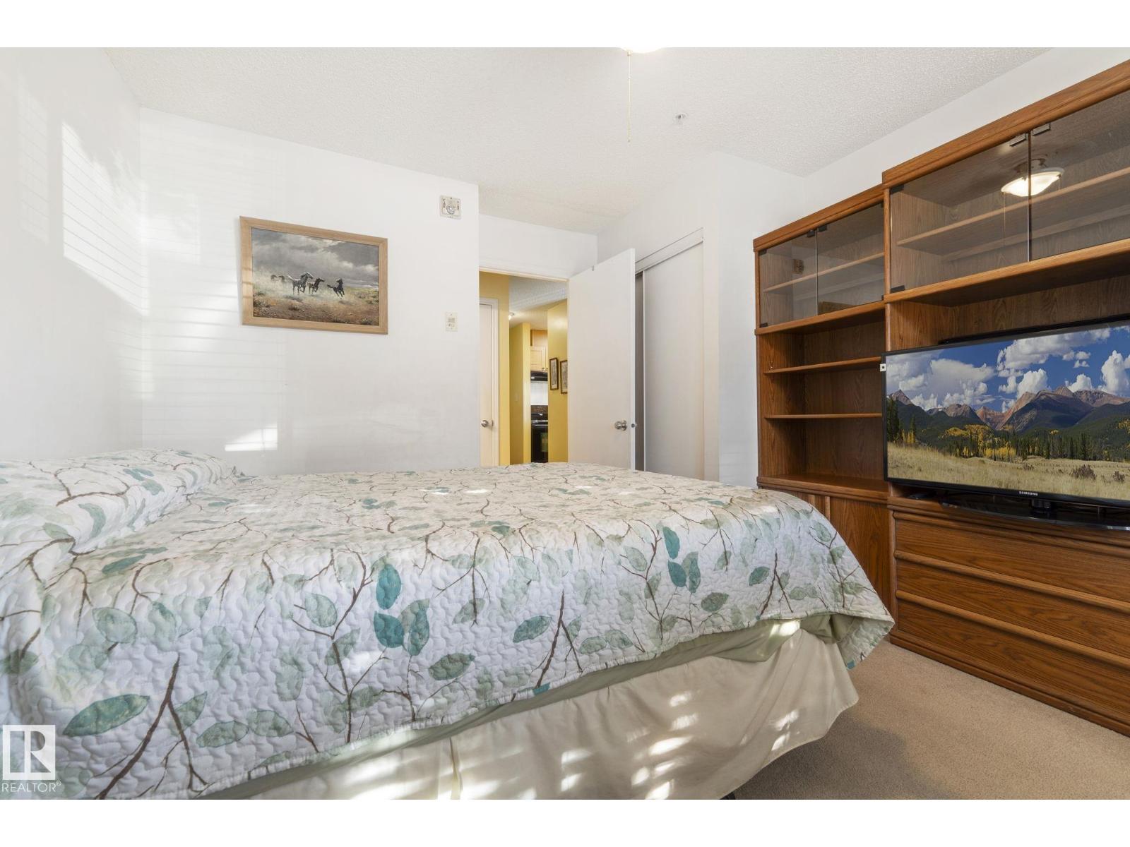 #112 70 WOODSMERE CL - 31