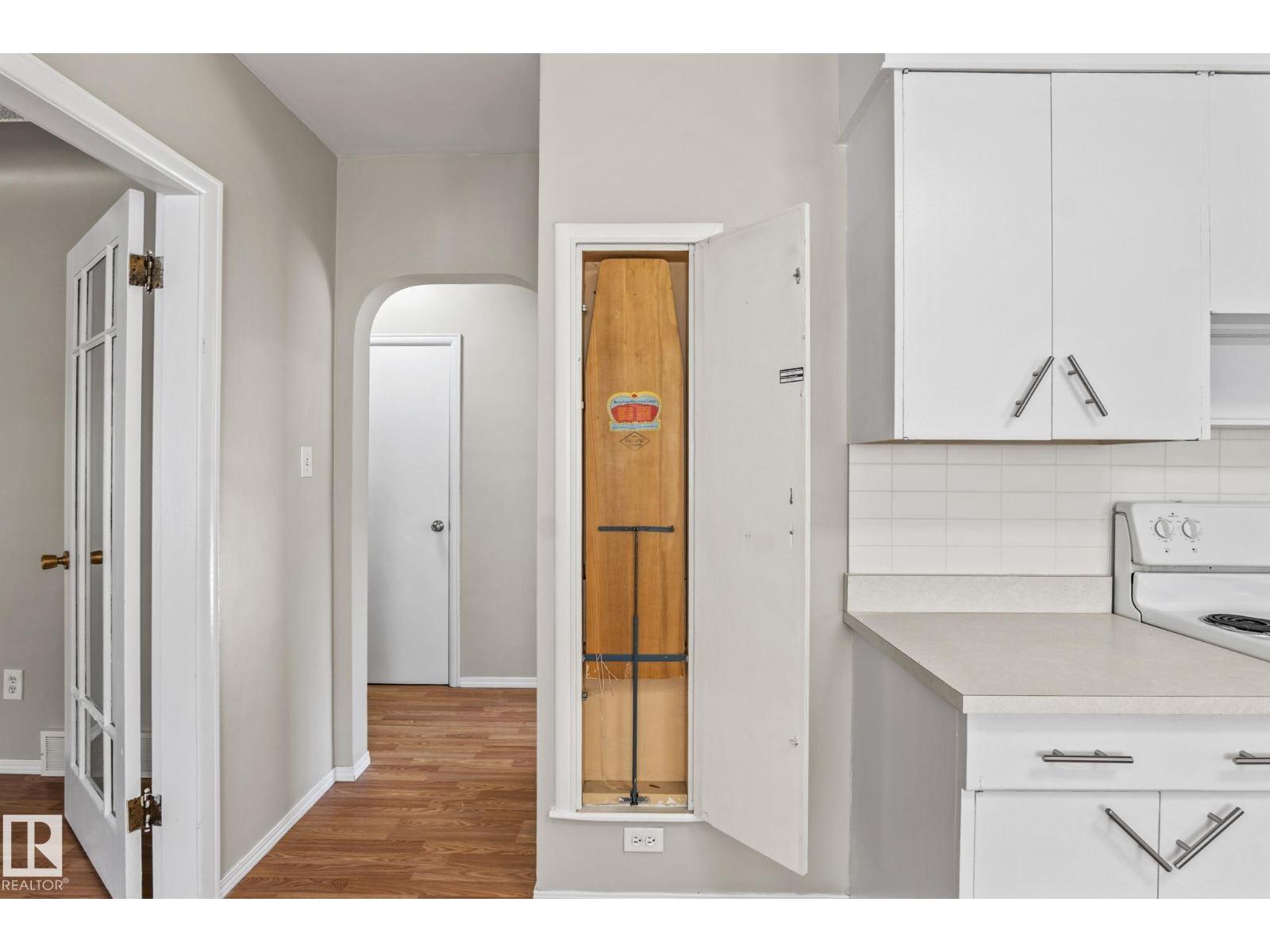 11811 70 ST NW - 17