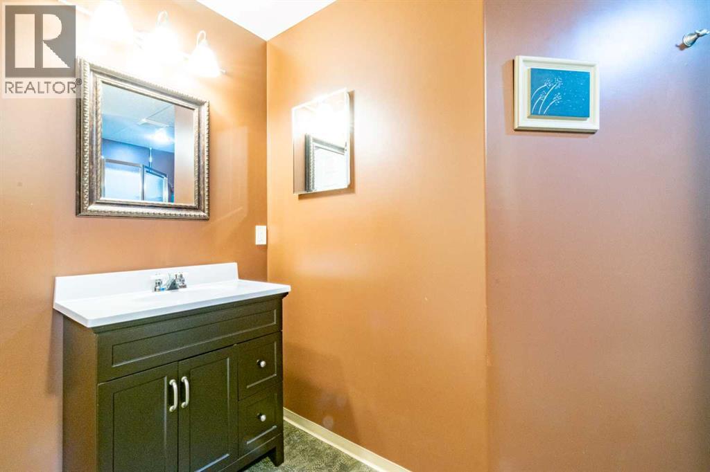 Listing photo – 14 Lake Road, Erskine