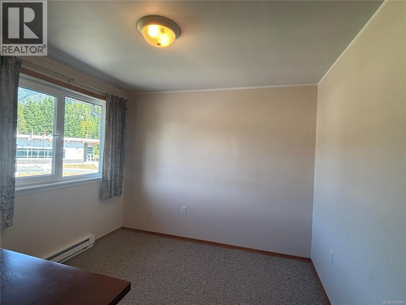 504 Maquinna Cres, Gold River