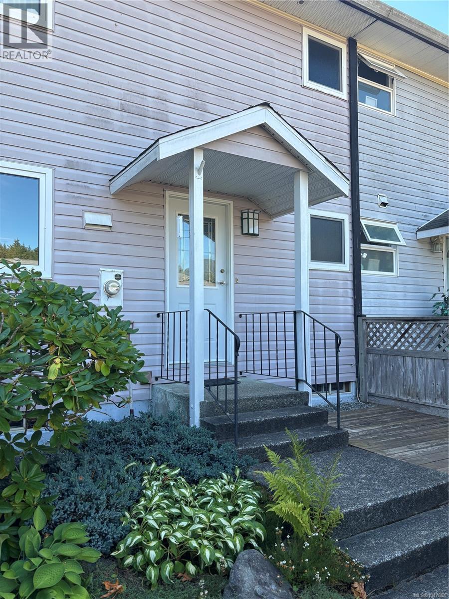 504 Maquinna Cres, Gold River