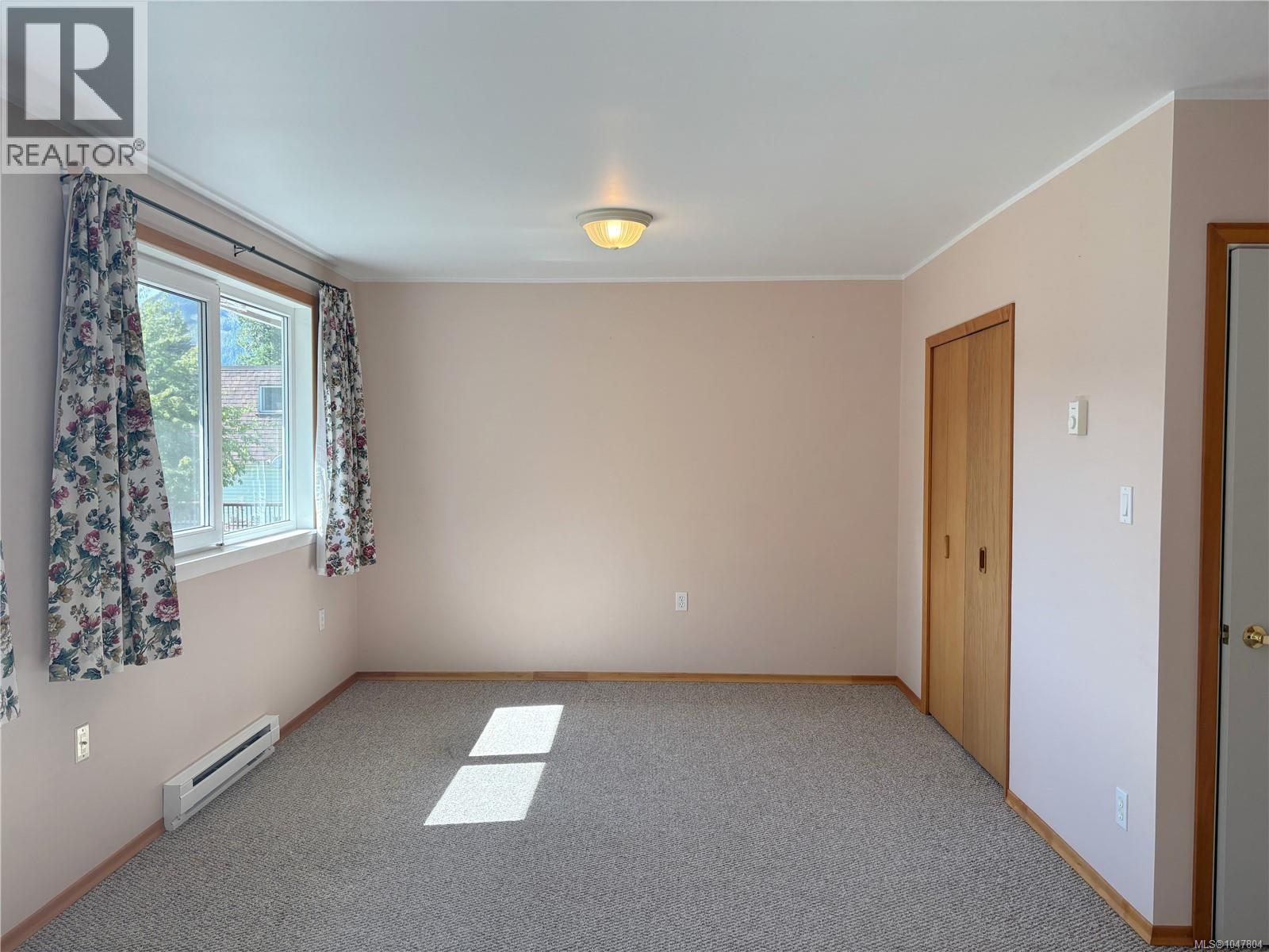 504 Maquinna Cres, Gold River