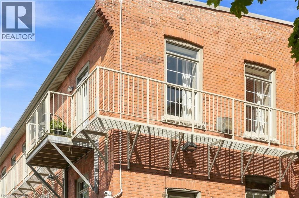 #202 54 ALANSON Street - 26