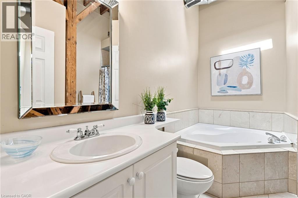 #202 54 ALANSON Street - 20