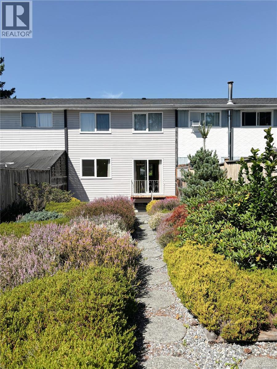 504 Maquinna Cres, Gold River