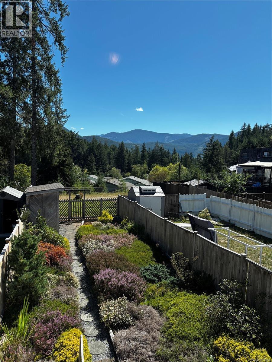 504 Maquinna Cres, Gold River