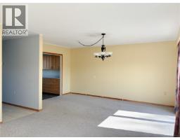 Kitchen - 504 Maquinna Cres, Gold River, BC V0P1G0 Photo 6