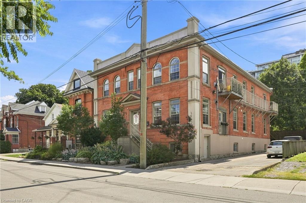 #202 54 ALANSON Street - Image 3