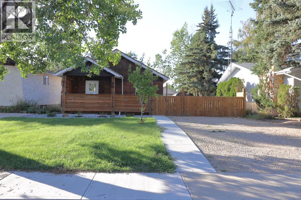 314 4 Street S - 1