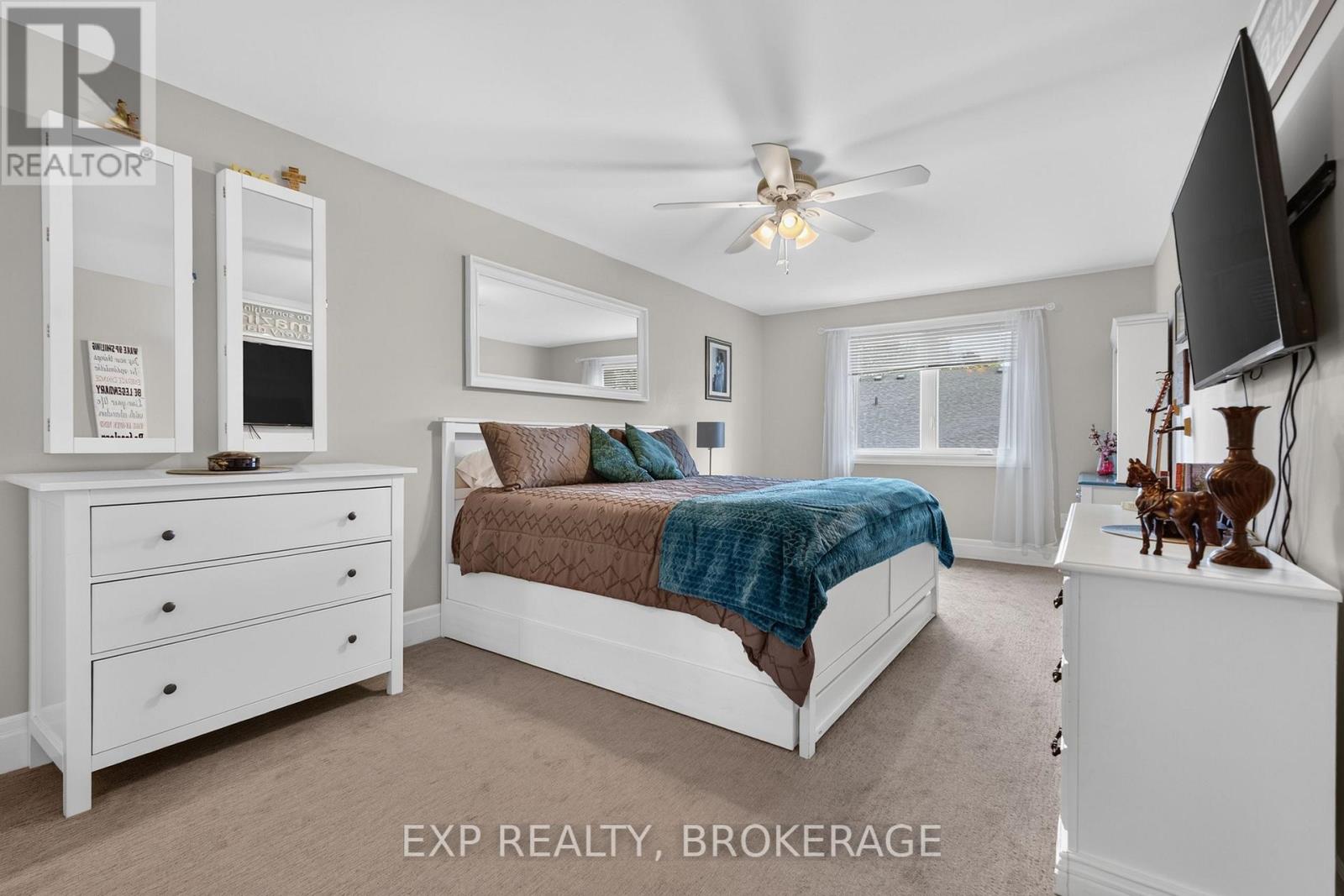 32 CURTIS STREET - Image 21