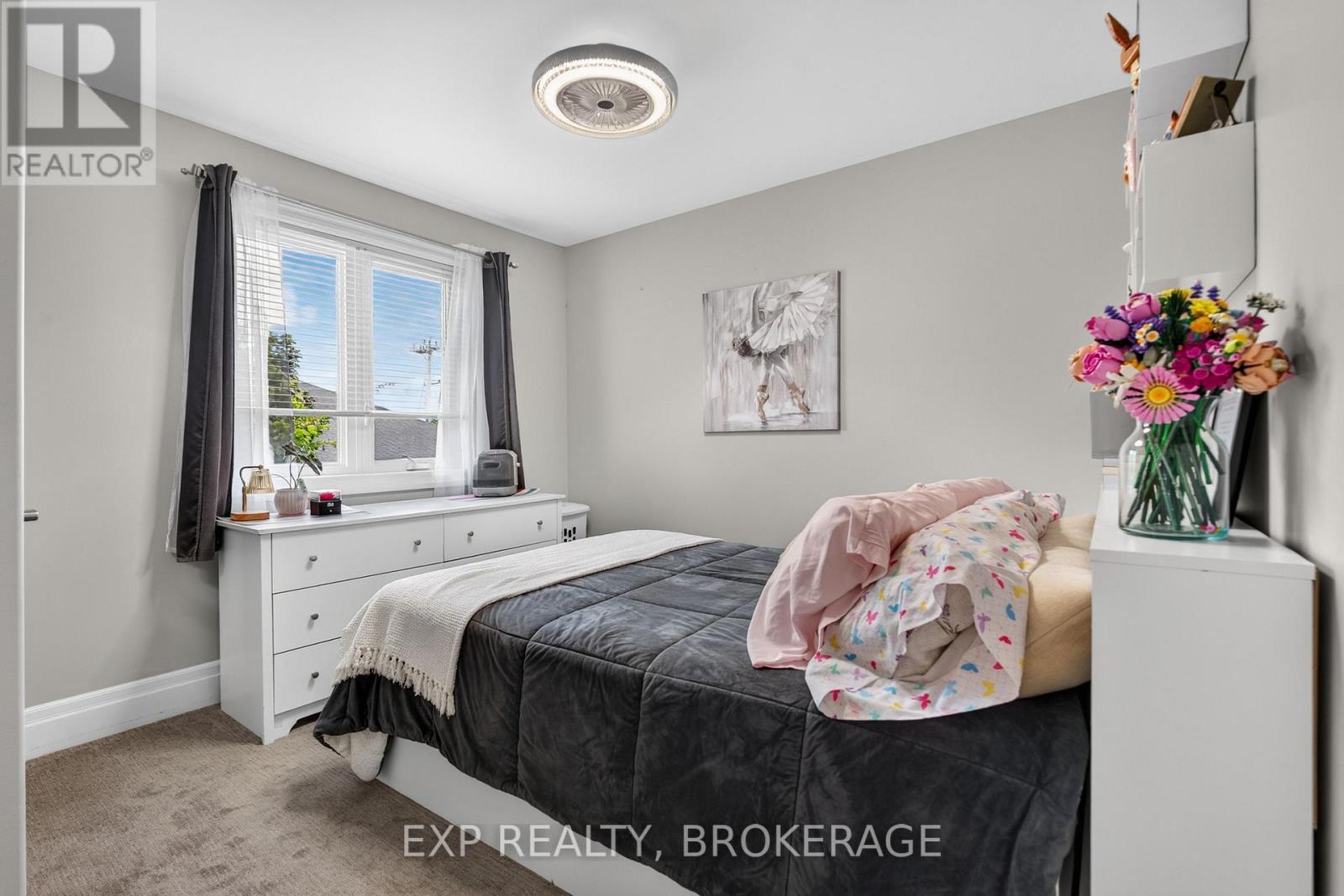 32 CURTIS STREET - Image 25