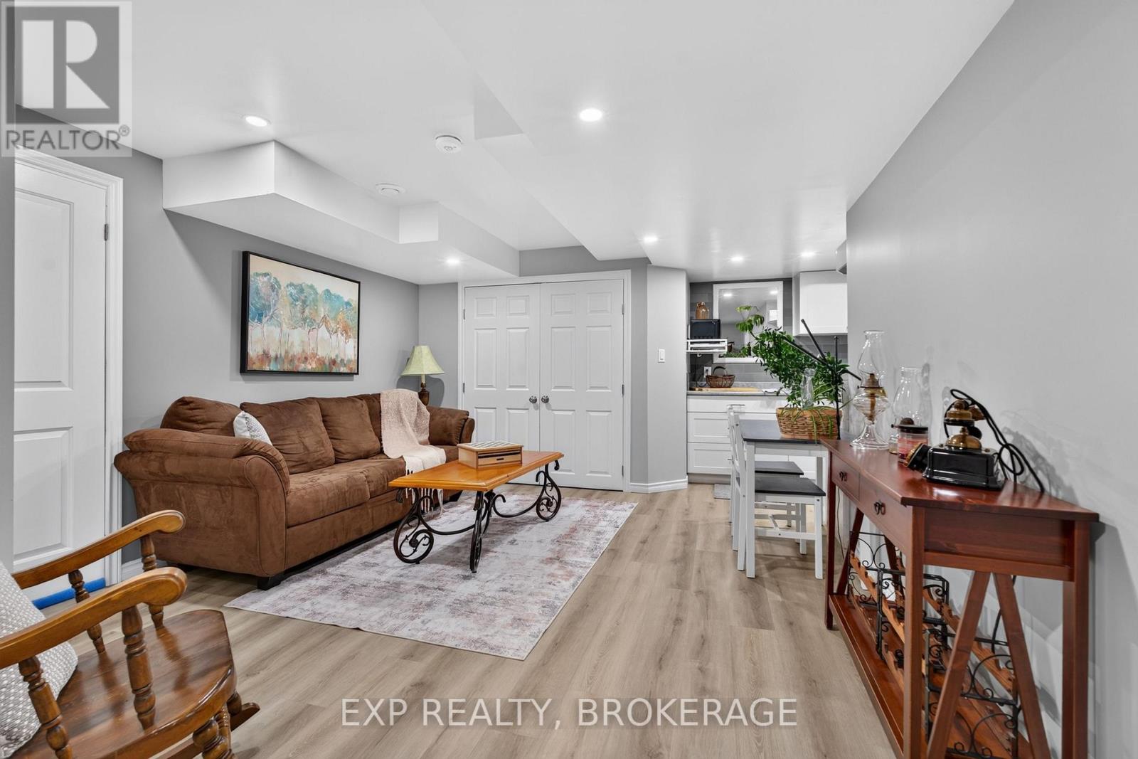 32 CURTIS STREET - Image 32