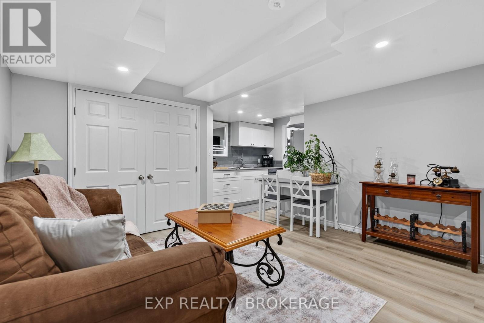 32 CURTIS STREET - Image 33