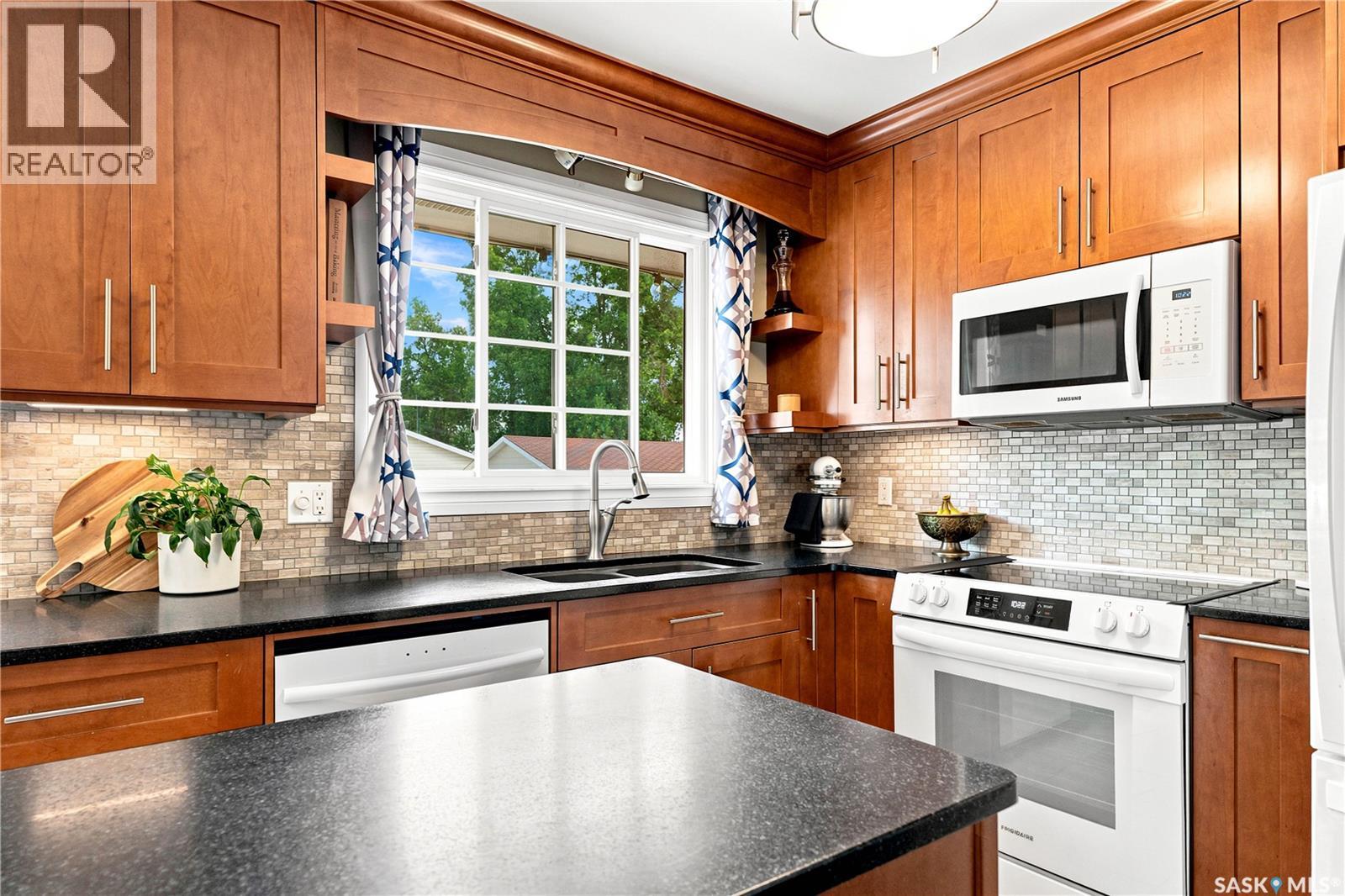 506 Fisher CRESCENT - Image 18