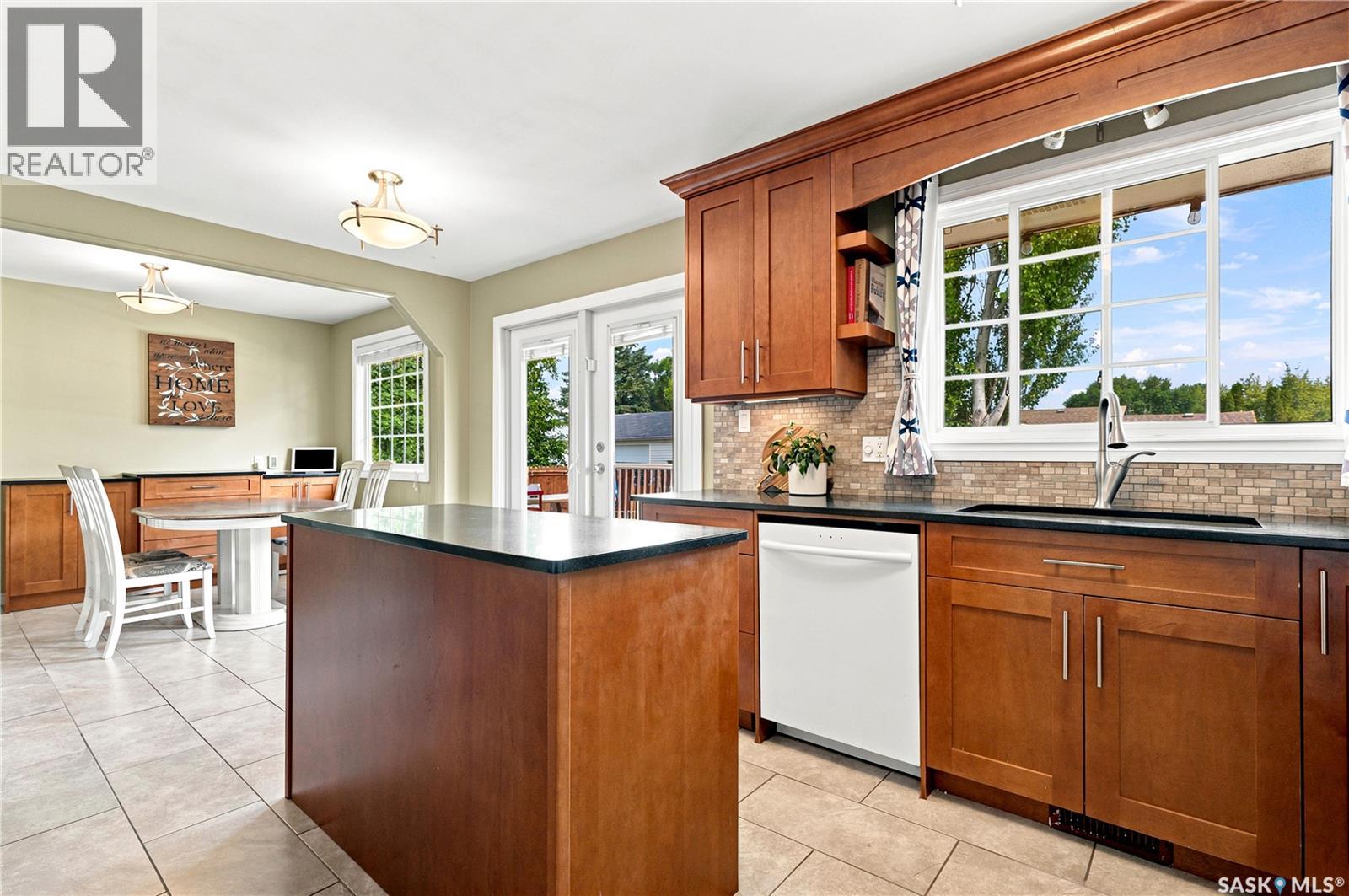 506 Fisher CRESCENT - Image 19