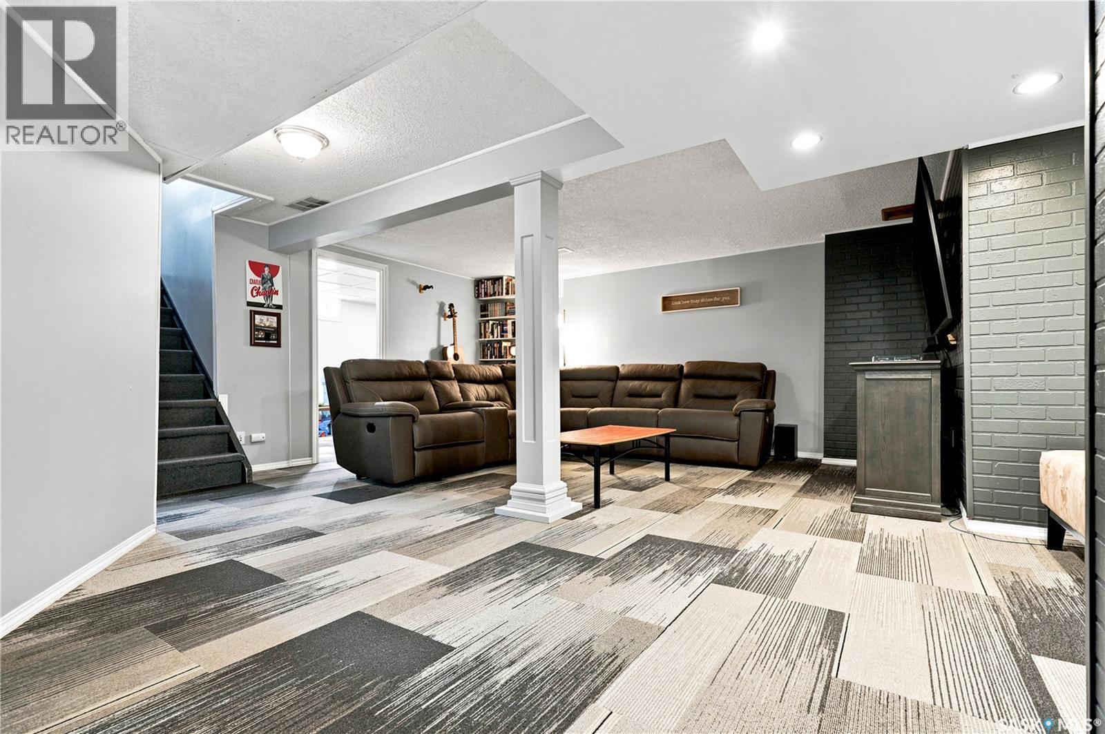 506 Fisher CRESCENT - Image 32