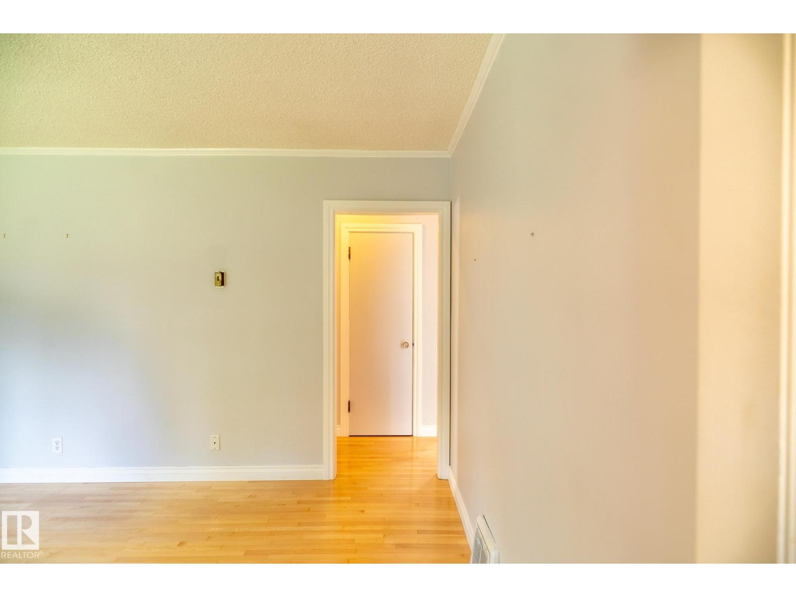 10936 70 AV NW, Parkallen (Edmonton), Edmonton photo 5