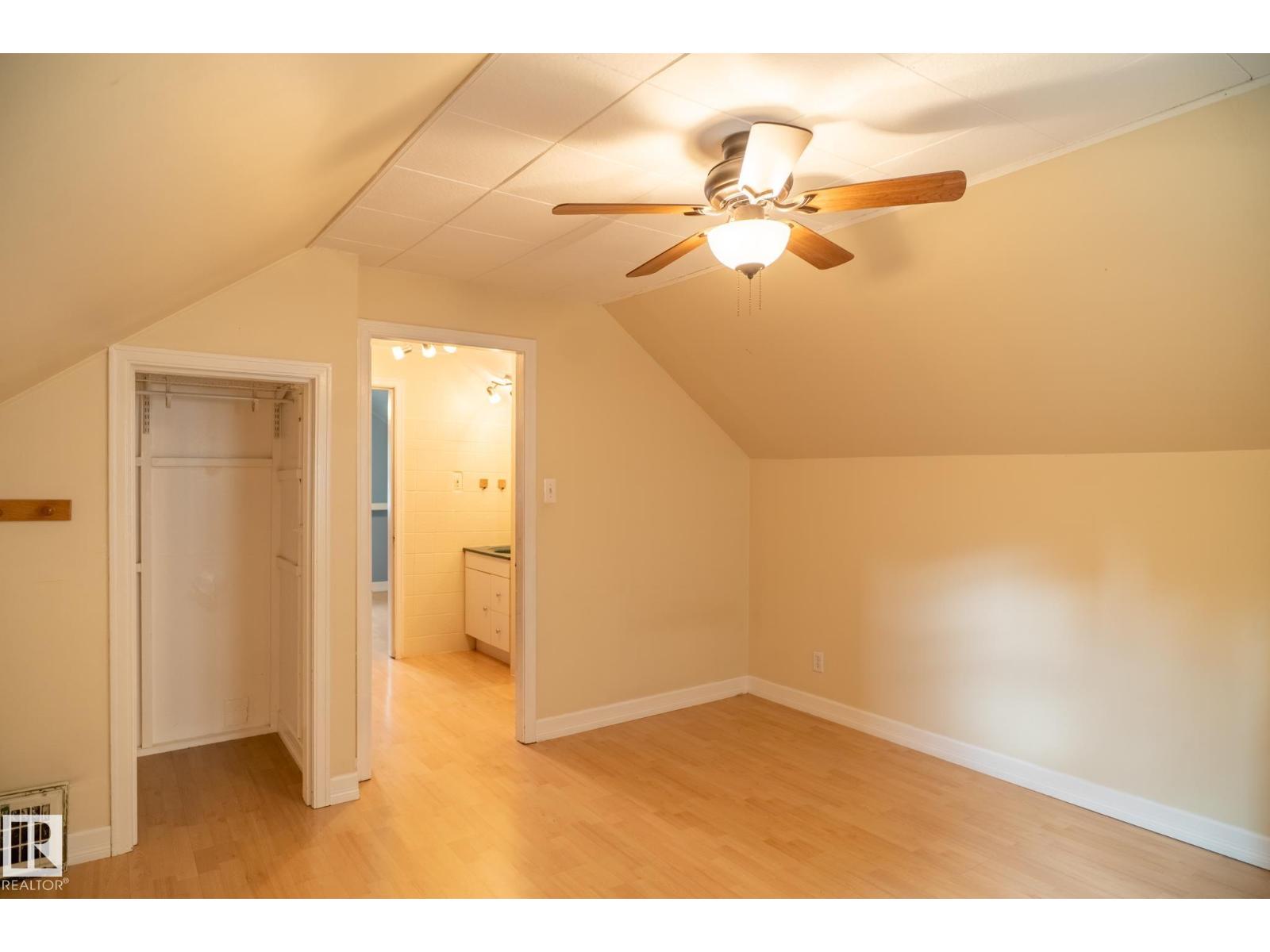 10936 70 AV NW - 30