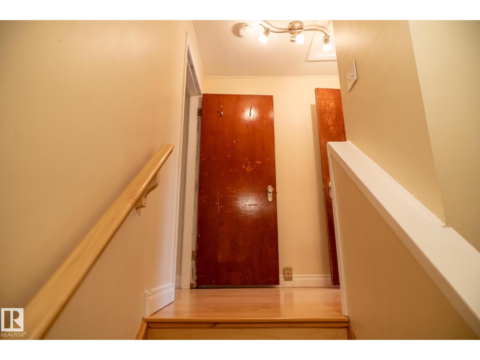 10936 70 AV NW - 27