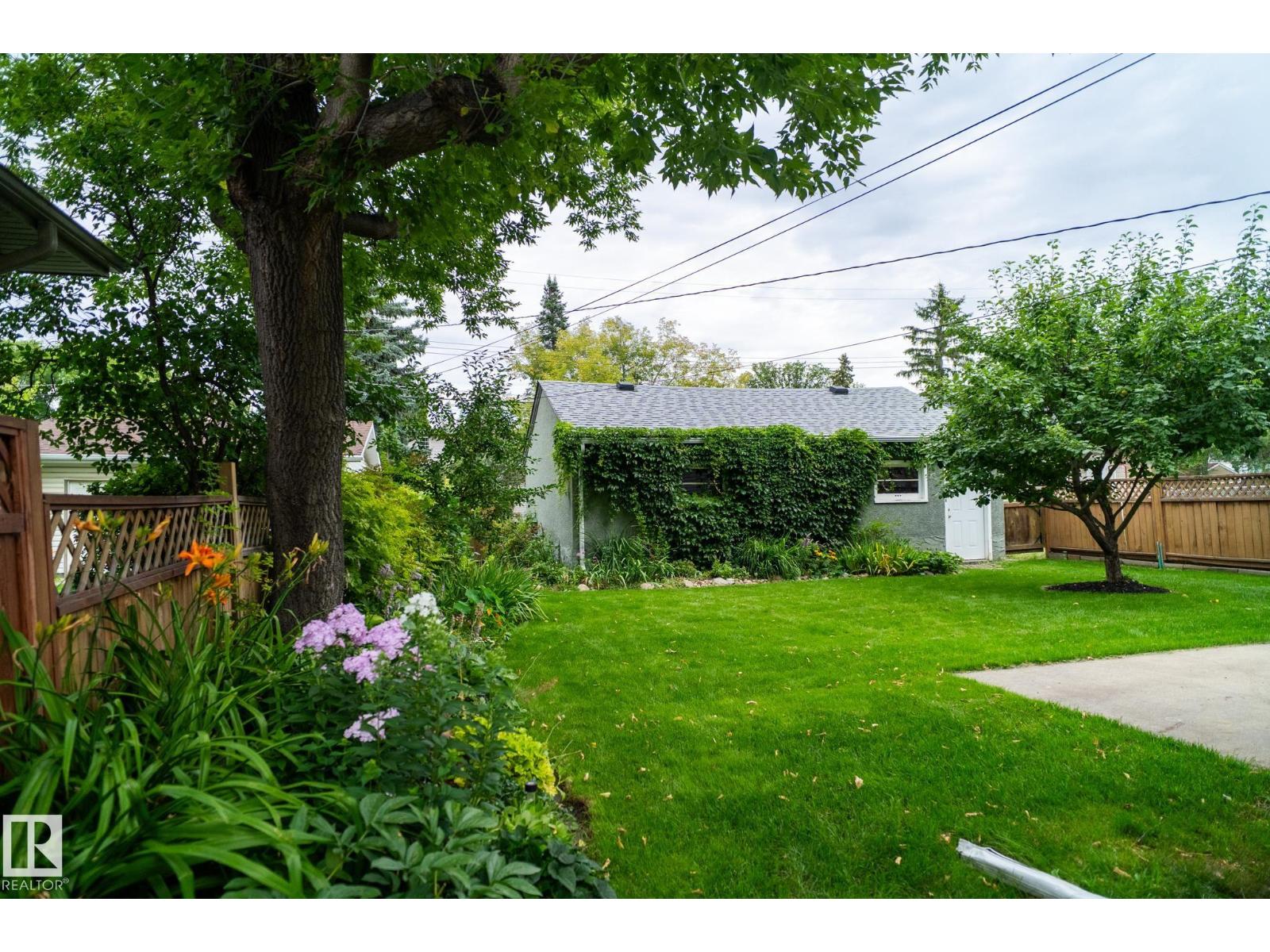 10936 70 AV NW - 41