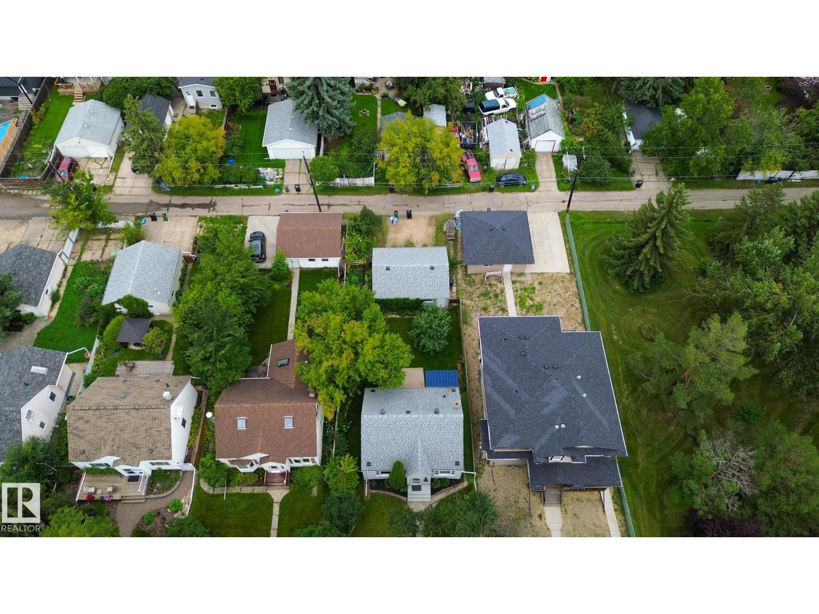 10936 70 AV NW - 55
