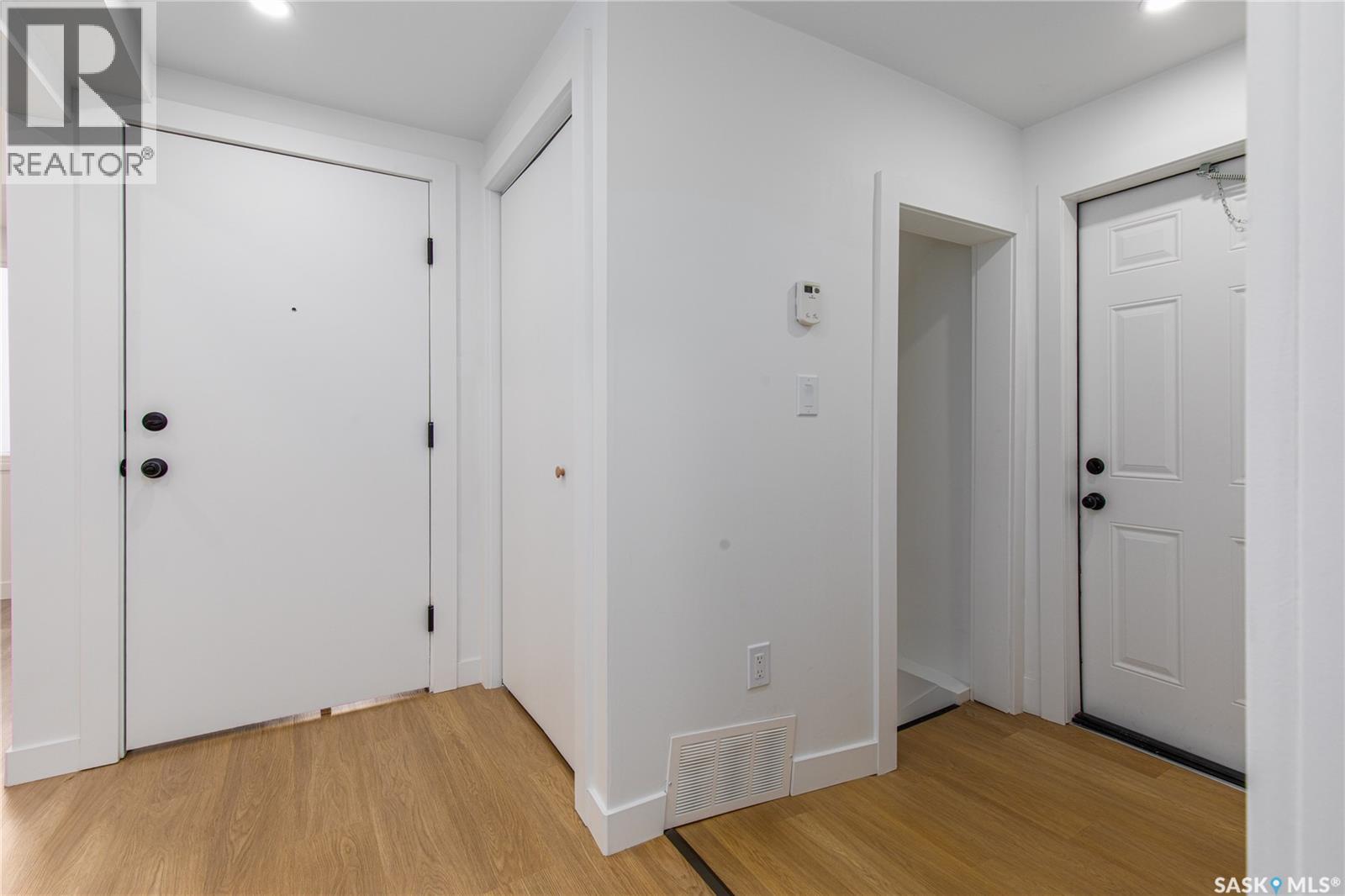 453 LILLOOET STREET W - Image 18
