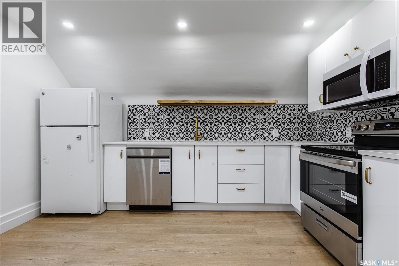 453 LILLOOET STREET W - Image 37