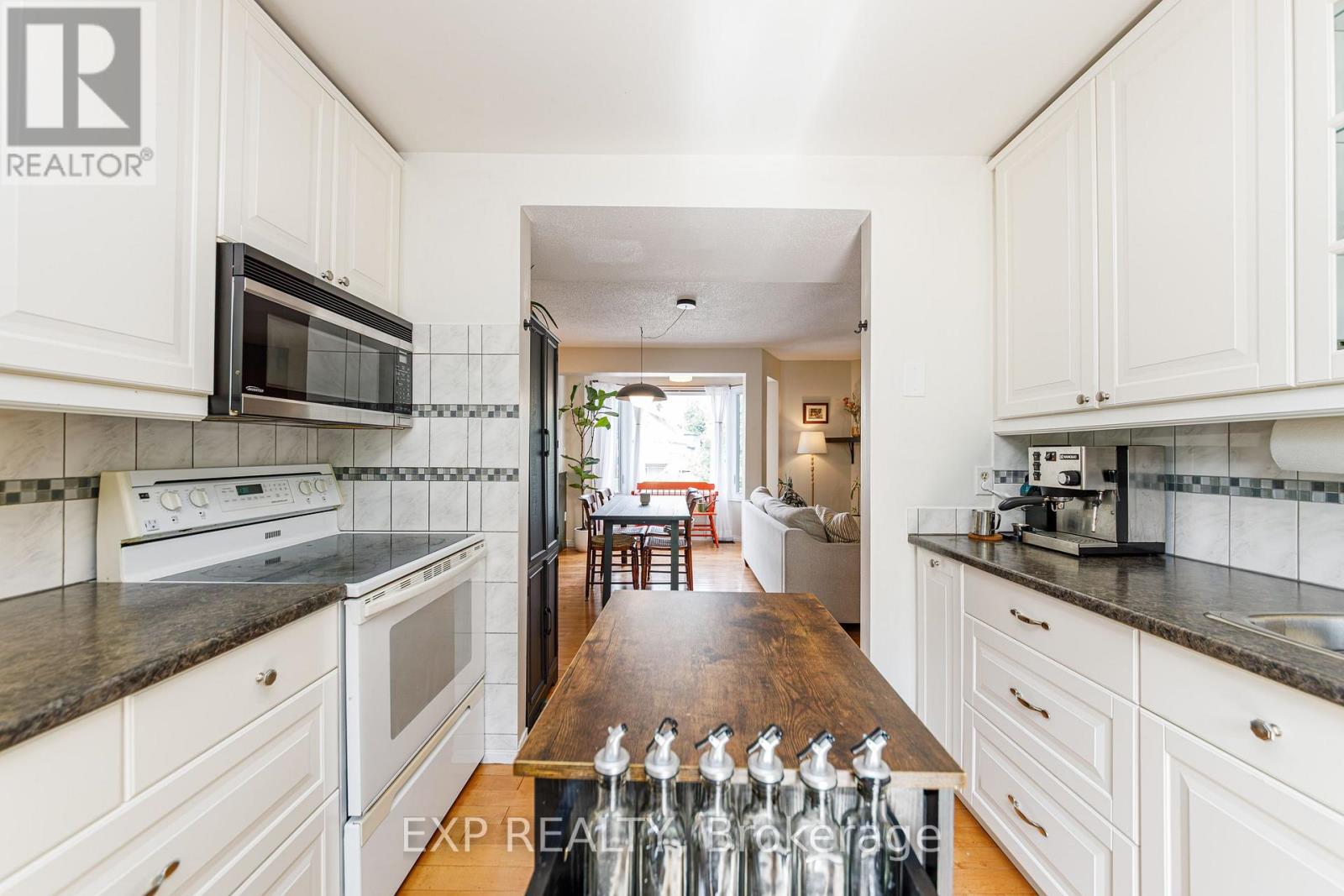 8 MACLEAN STREET - 14