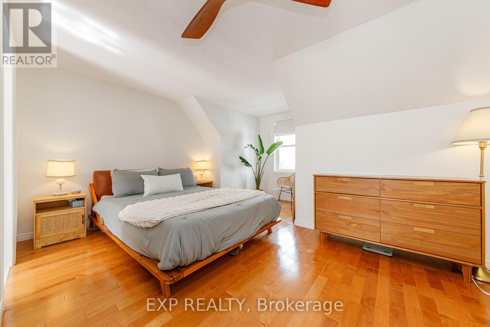 8 MACLEAN STREET - 29