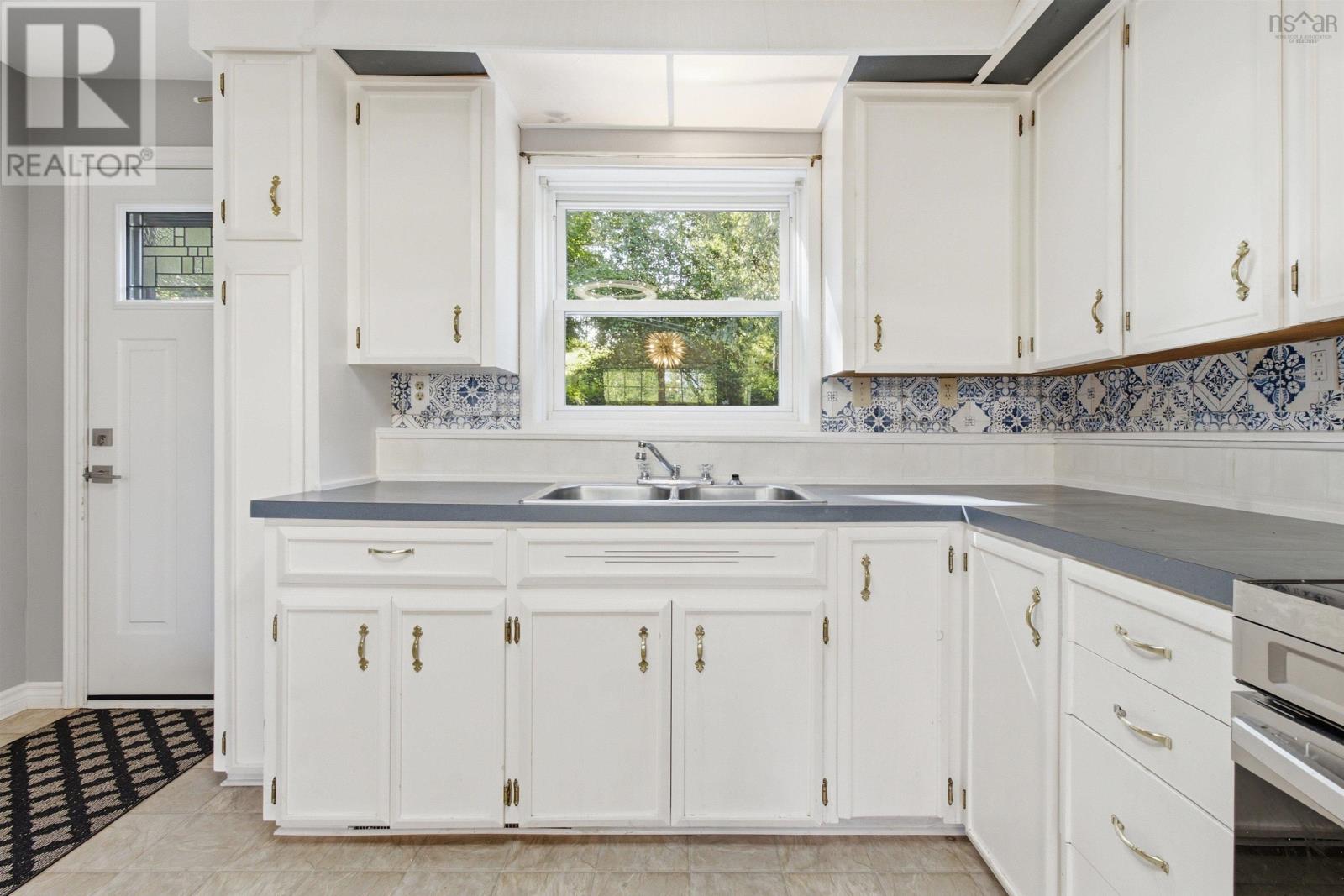 Property 35 of 48 of 63 Raymond Drive