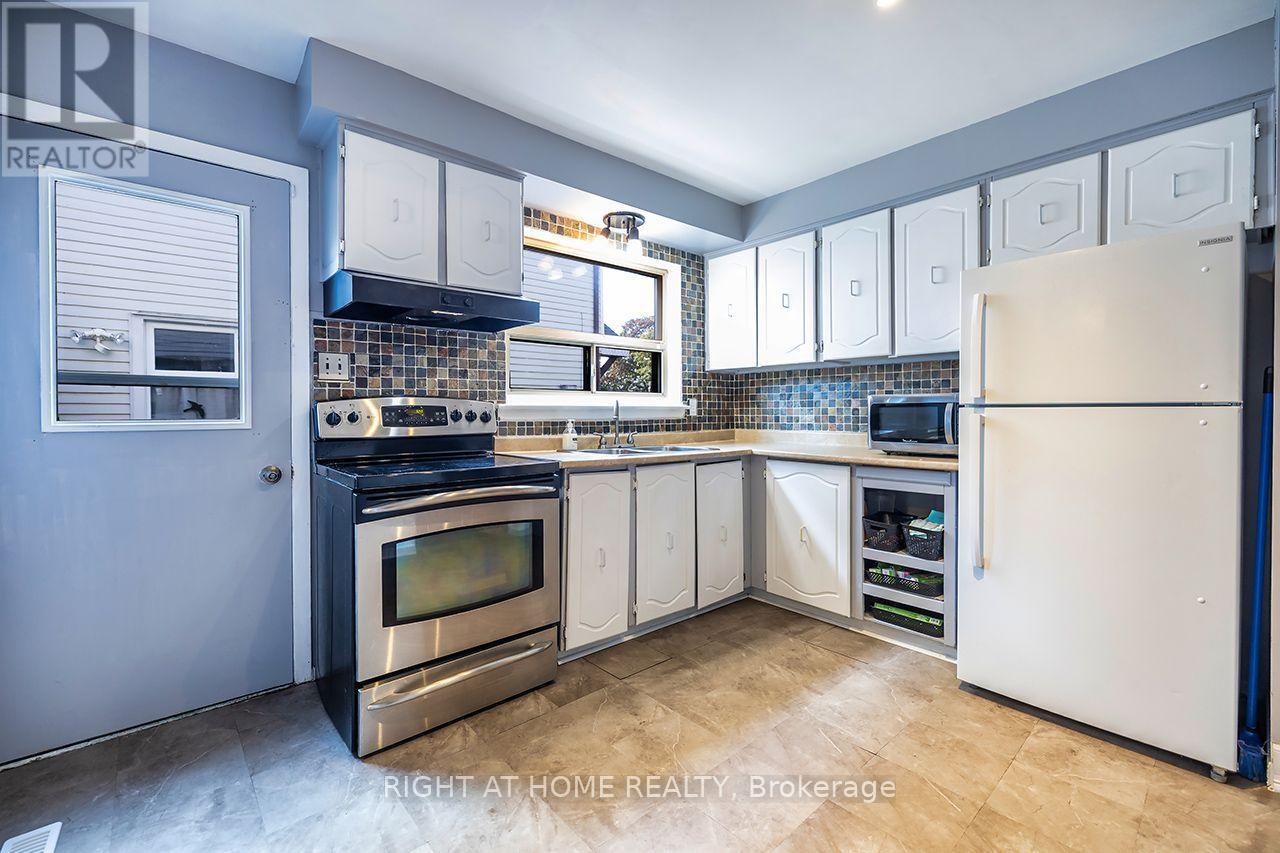1262 VENUS CRESCENT - 21