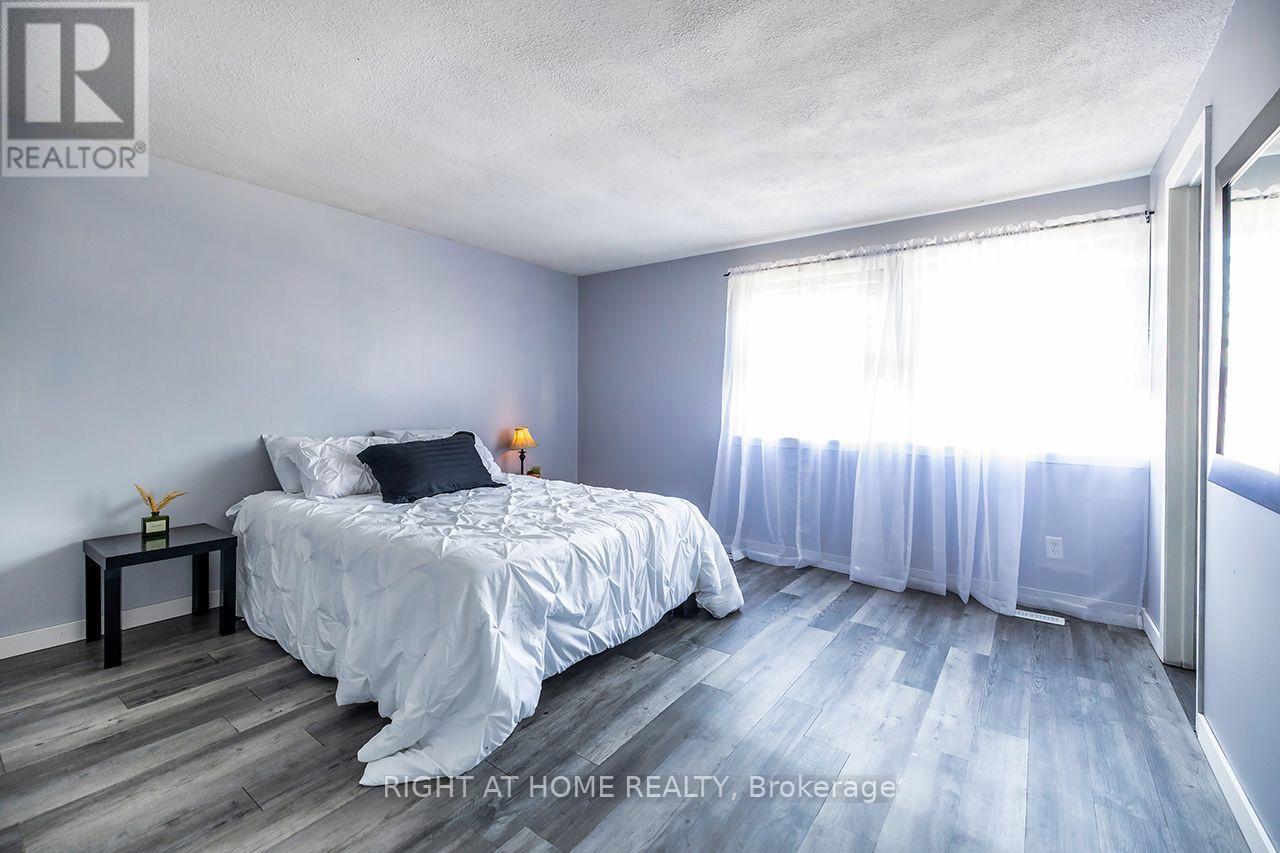 1262 VENUS CRESCENT - 23