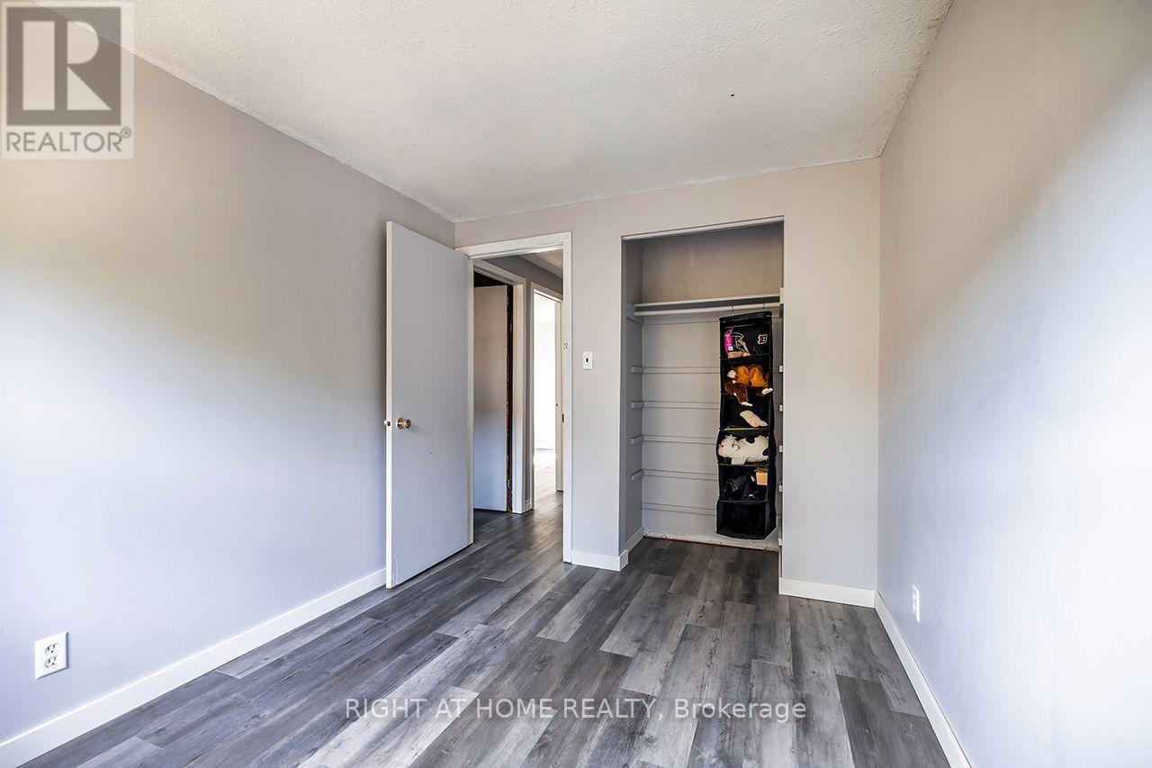 1262 VENUS CRESCENT - 28