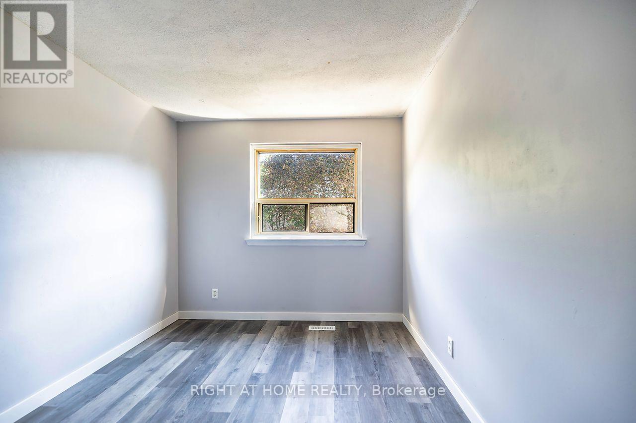 1262 VENUS CRESCENT - 31