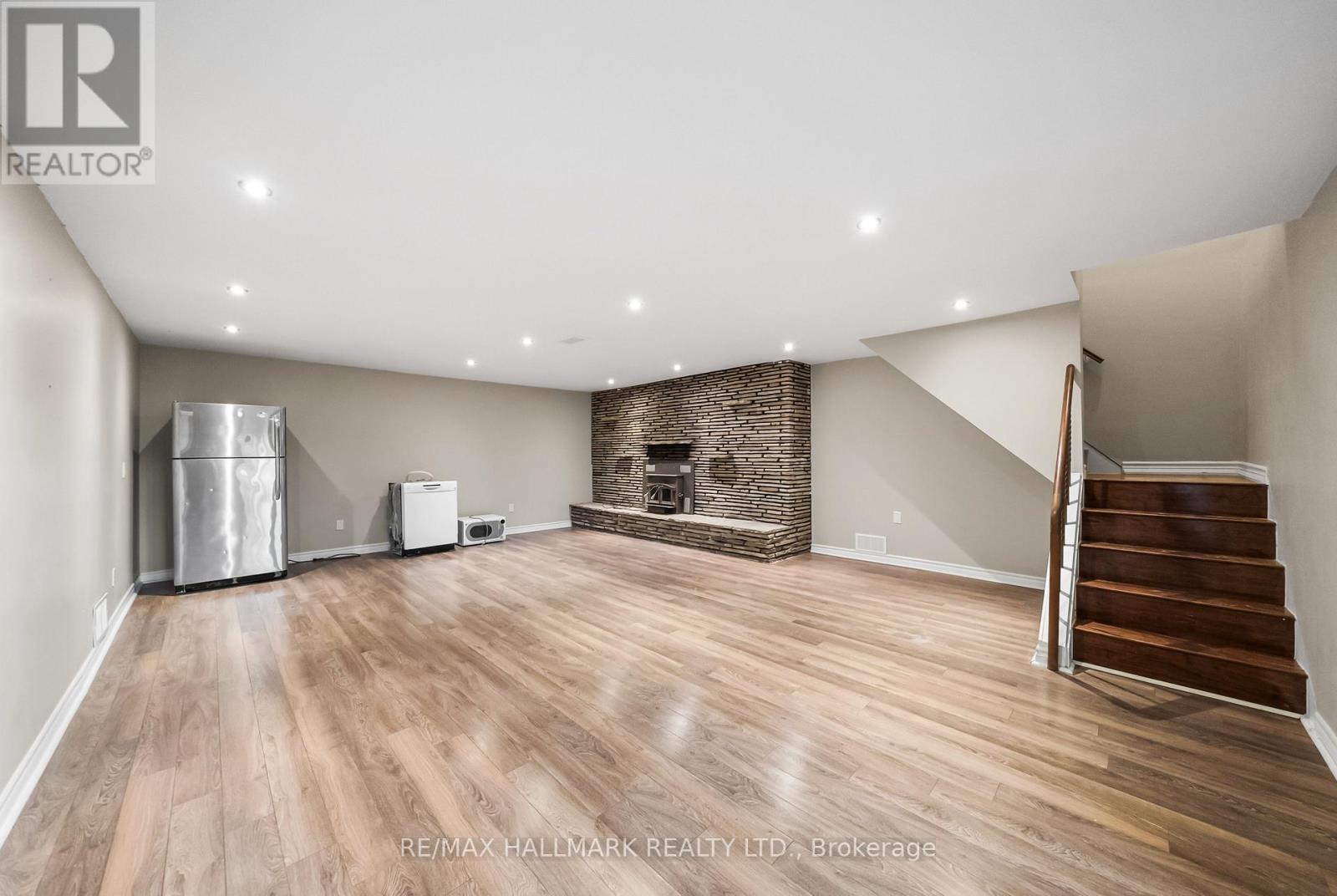 541 ROUGE HILLS DRIVE - 22