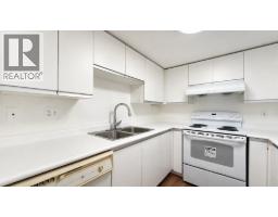 1 2528 E Broadway, Vancouver, BC V5M4V2 Photo 10