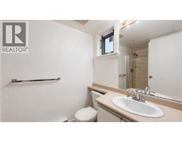 1 2528 E Broadway, Vancouver, BC V5M4V2 Photo 12