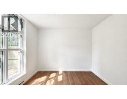 1 2528 E Broadway, Vancouver, BC V5M4V2 Photo 14