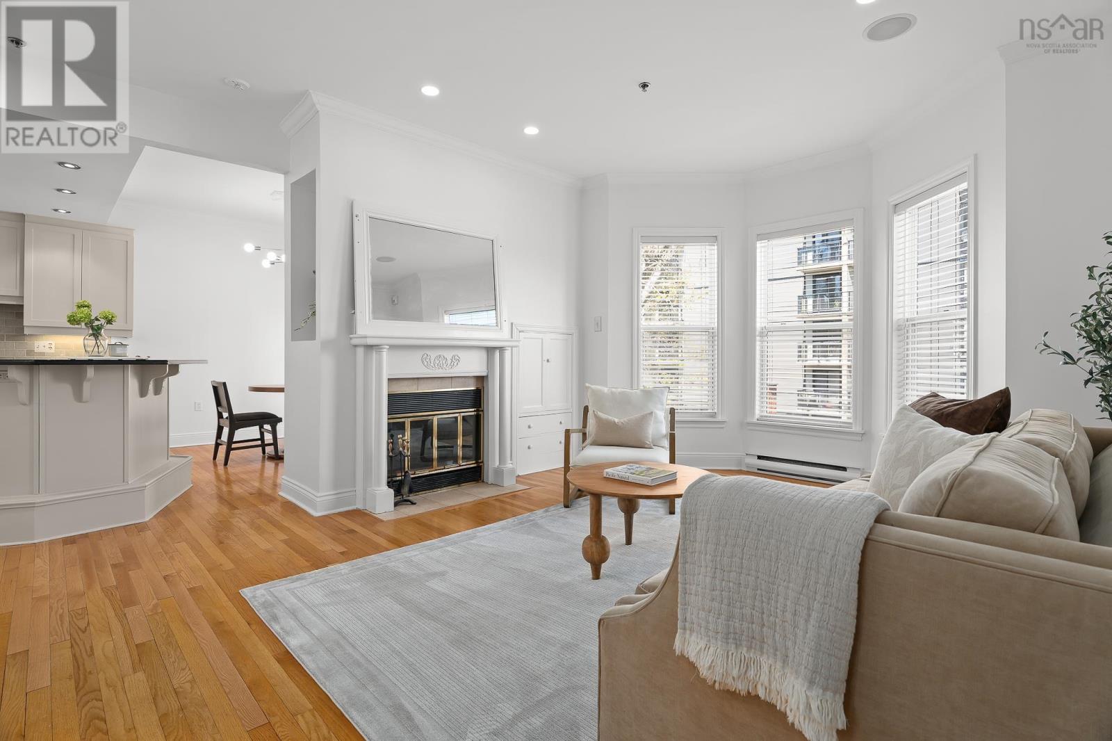 Property 3 of 41 of 5 1049 South Park Street